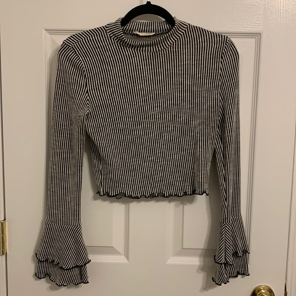 Striped long sleeve crop top